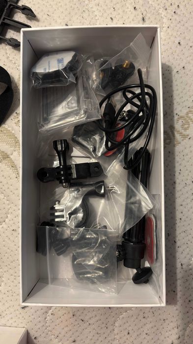 Kamera sportowa SJCAM SJ6 Legend z zestawem akcesoriów