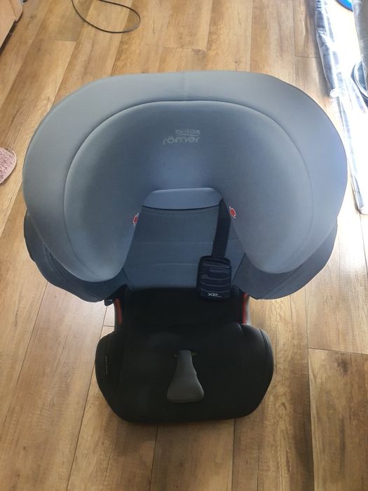 Продам автокріслo KIDFIX III S