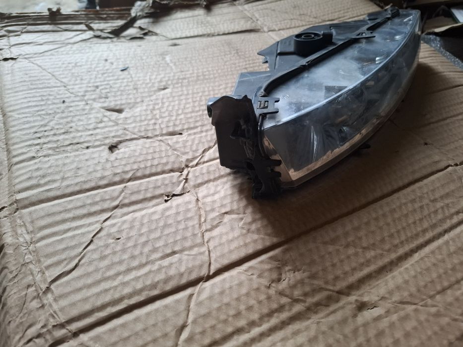 Lampa przeciwmgielna prawy przód dodge charger 2015+