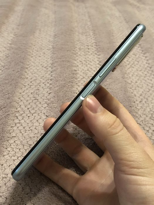 Телефон Vivo v2028 3/32gb гарний стан