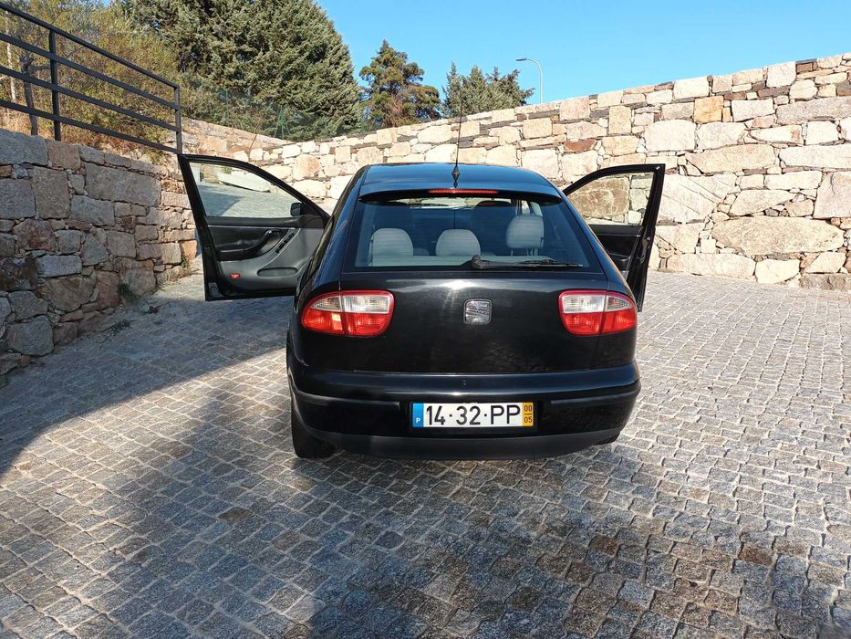 Seat Leon - PRETO