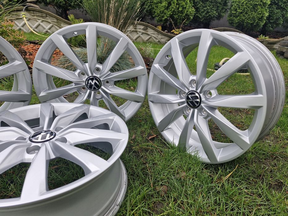 Felgi aluminiowe Oryginalne VW 17" 5x112 Golf VI VII VIII