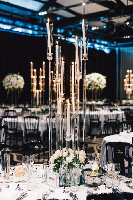 Świeczniki i stojaki akrylowe. Plan i tablica stołów