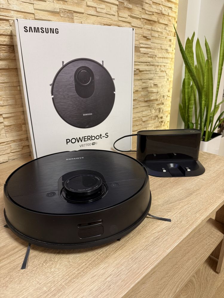 Робот пилосмокт (пилосос) Samsung PowerBot-S VR7700