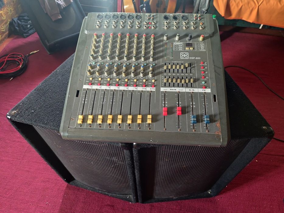 Комплект апаратури (Активний пульт з колонками)