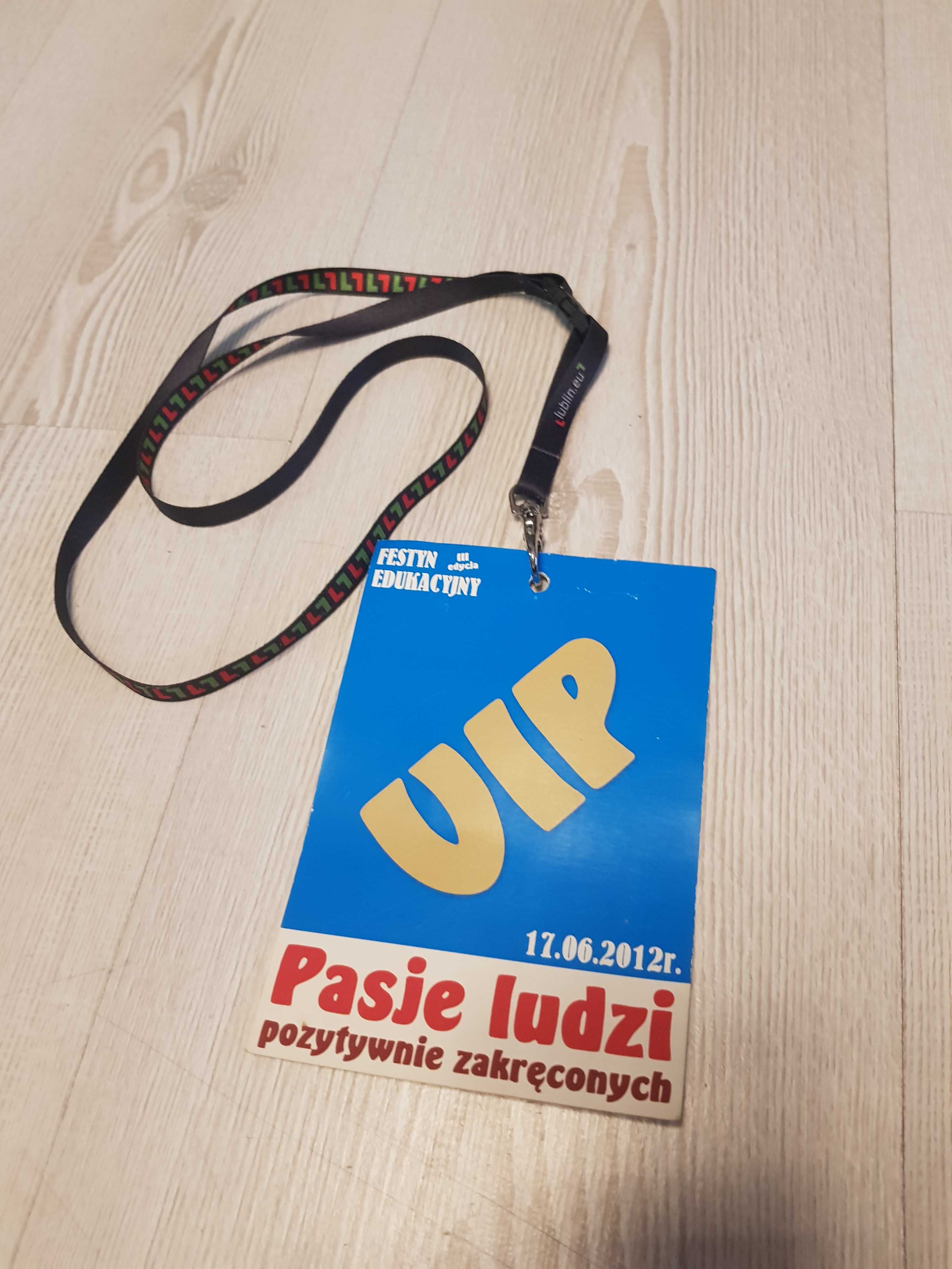 smycz na klucze plakietka identyfikator pozytywnie zakręconych nr 4