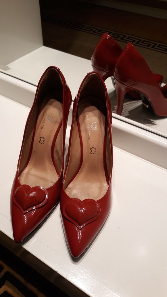 Sapatos em Verniz Vermelhos Parodi Passion