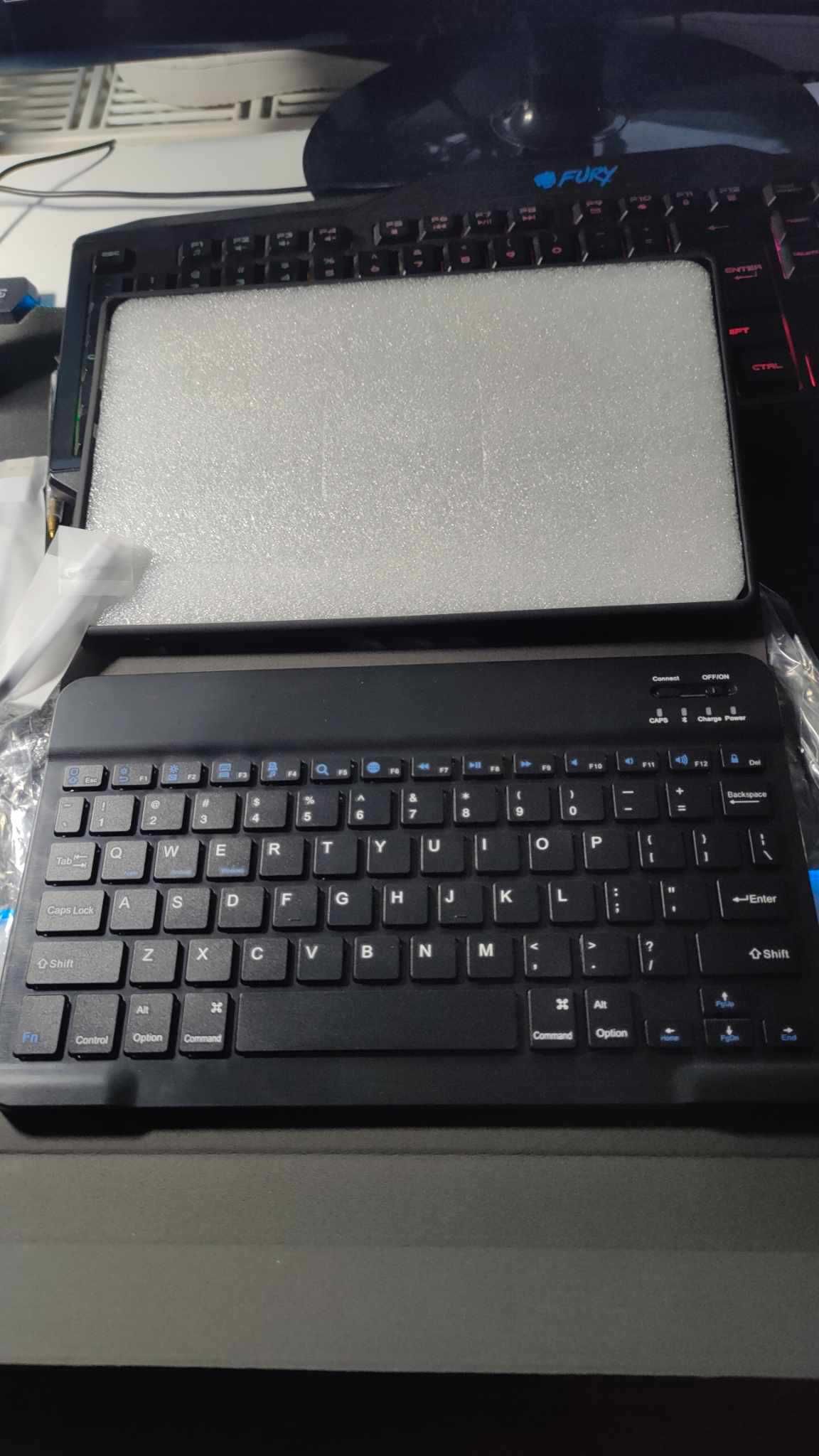 Etui Lenovo Tab M10 Plus (X606) TECH-PROTECT SmartCase +  Klawiatura