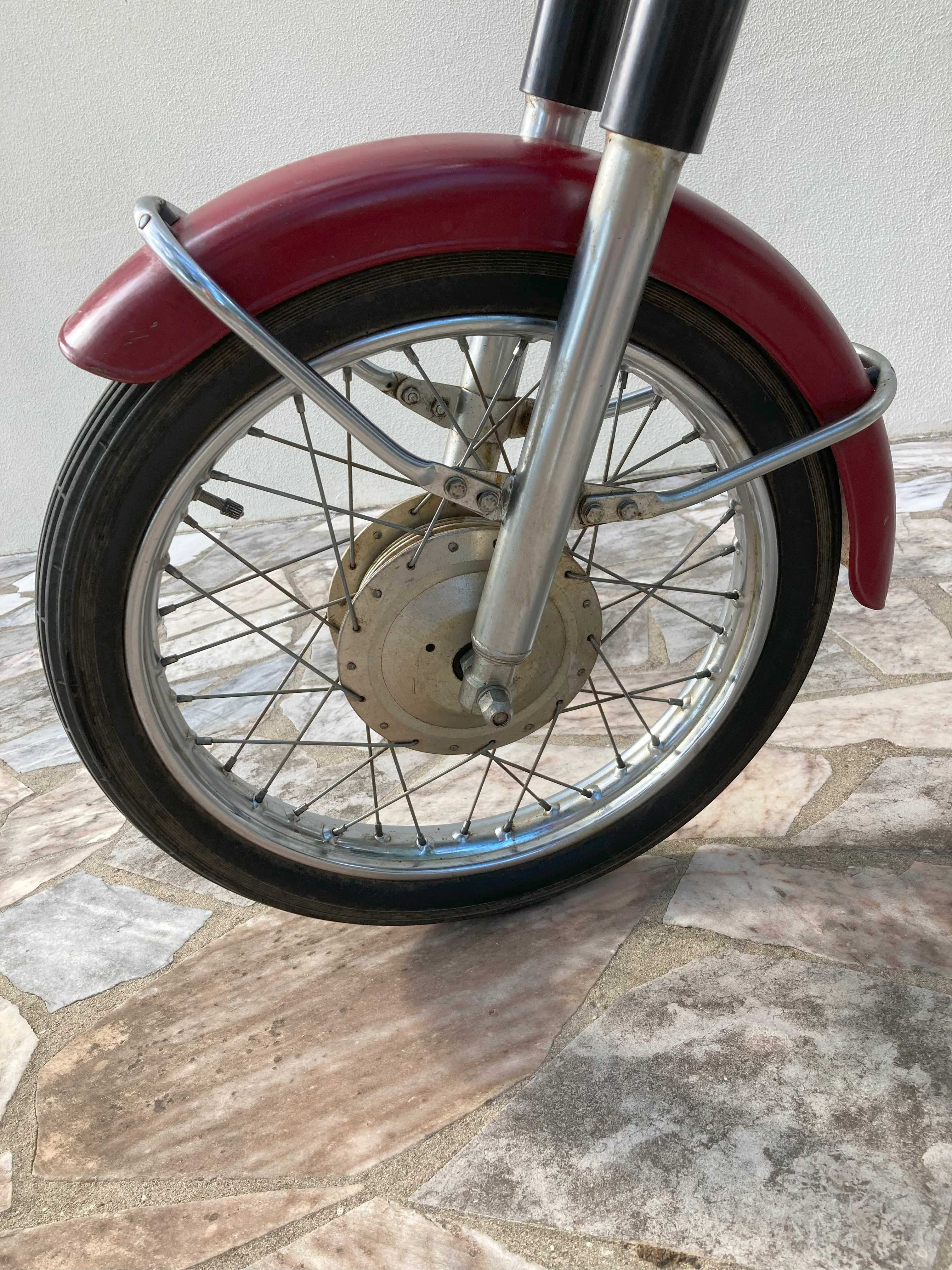 Macal M70 motorizada em primeira mão - Ano 1984 - Muito bom estado