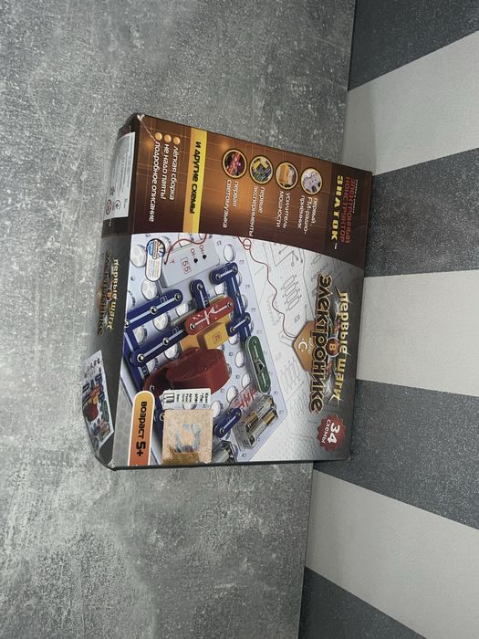 конструктор Znatok(Знаток) Перші кроки в електроніці (34 схеми)