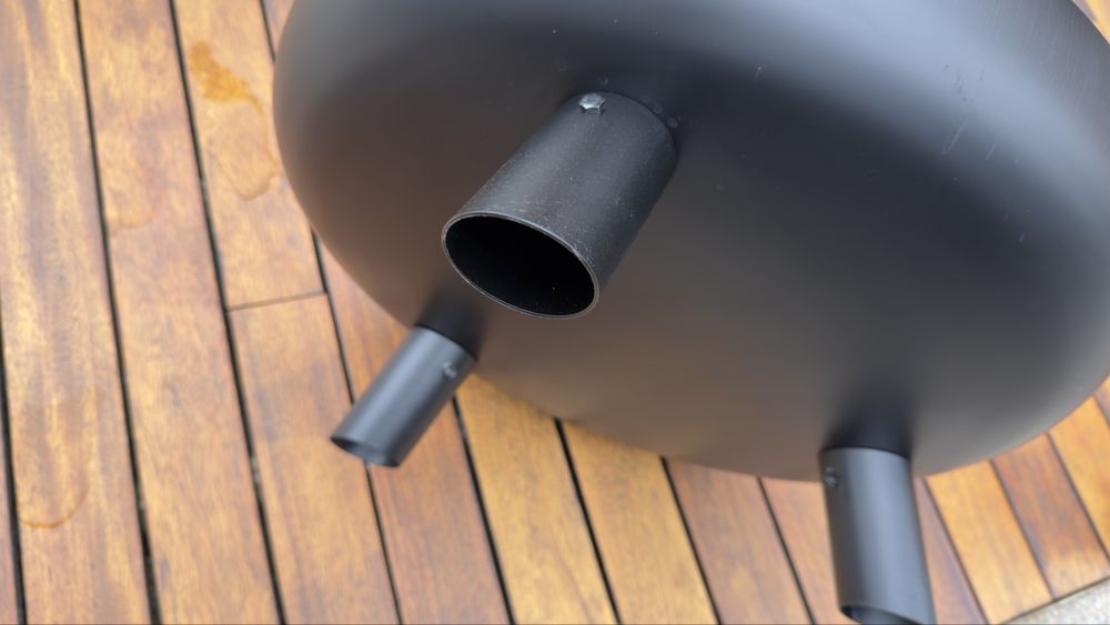 Lareira de exterior em metal preto-carvão