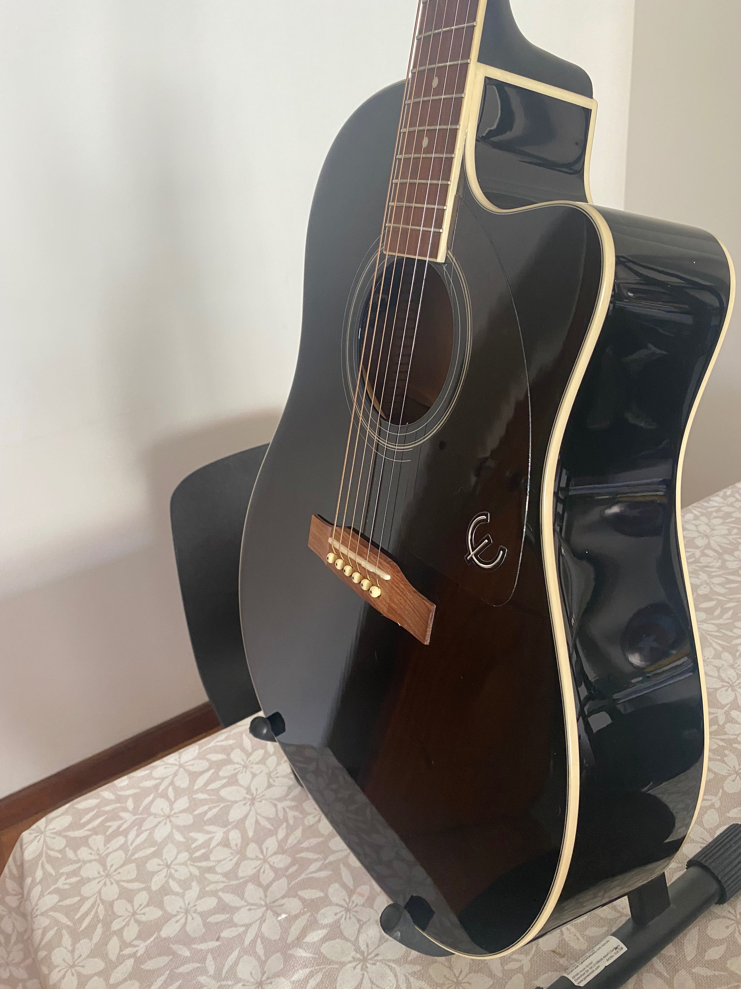 Guitarra acústica Epiphone