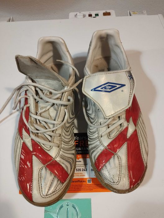Chuteiras Lotto e Umbro