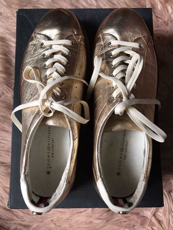 damskie złote buty sneakersy Tommy Hilfiger