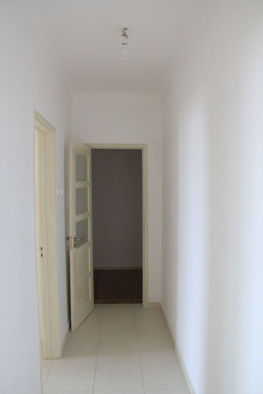 Apartamento T3 + Quintal + Cave - Mina Água, Amadora