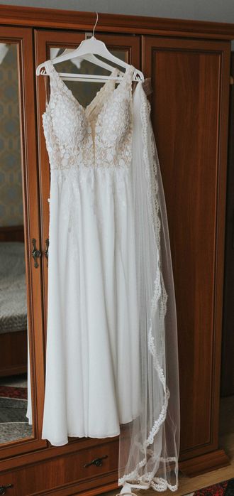 Suknia ślubna Mariees 38/40 koronka/muślin welon
