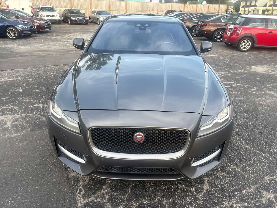 Jaguar XF      2016