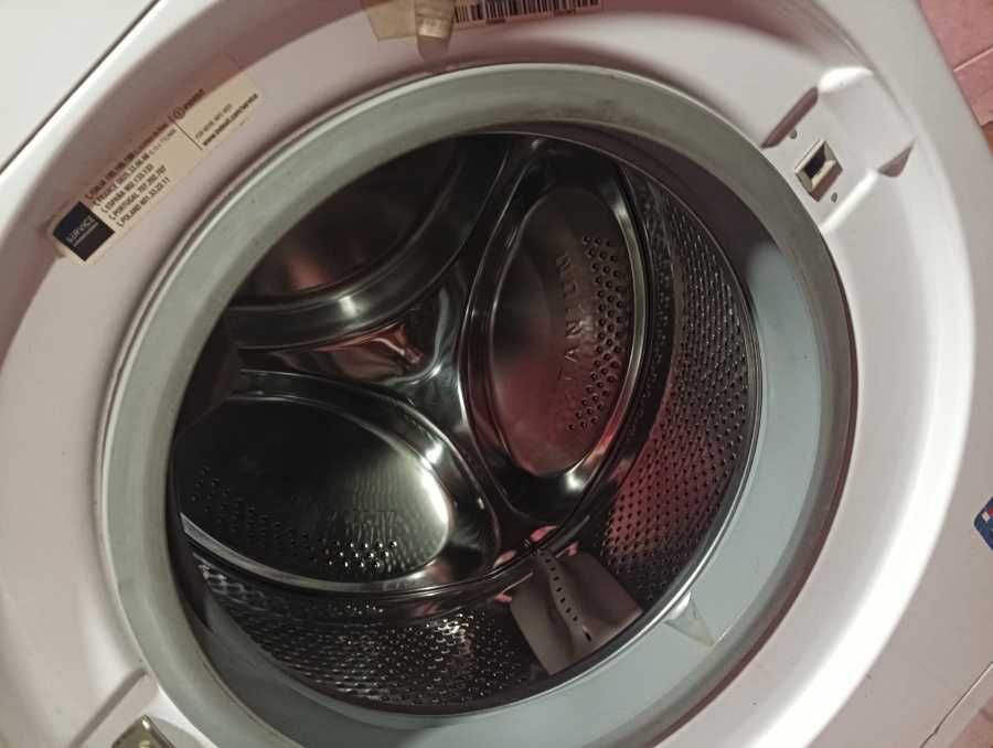 Automat Indesit XWSE71283XWWGGPE uszkodzone łożysko