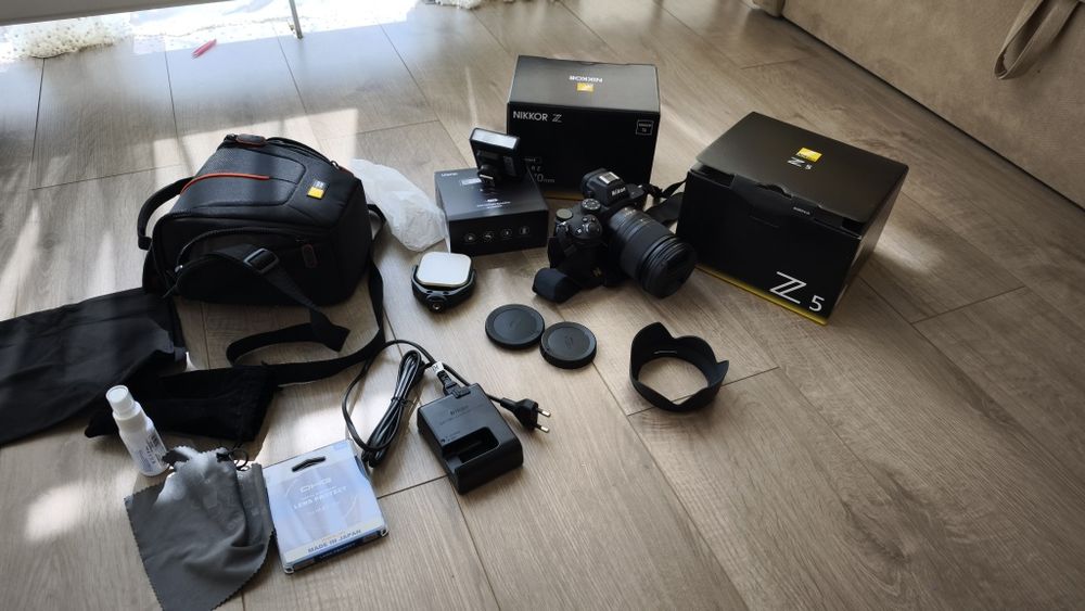 Повний стартовий комплект Nikon Z5 Body Black + Nikon NIKKOR Z 24-70mm