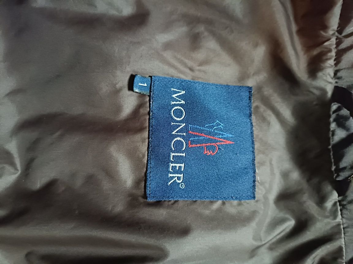 Kurtka puchowa Moncler