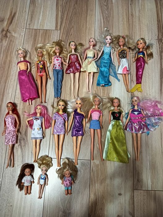 15 Laleczek dużych i 3 laleczki małe