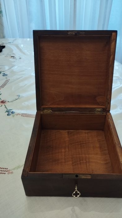 Linda Caixa em madeira para joias