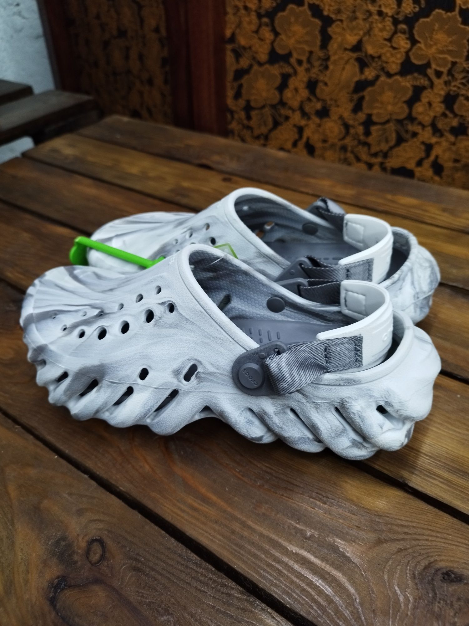 Розпродаж Складу.Знижки до 30%. Оригінальні Крокси. Crocs Salehe, Echo