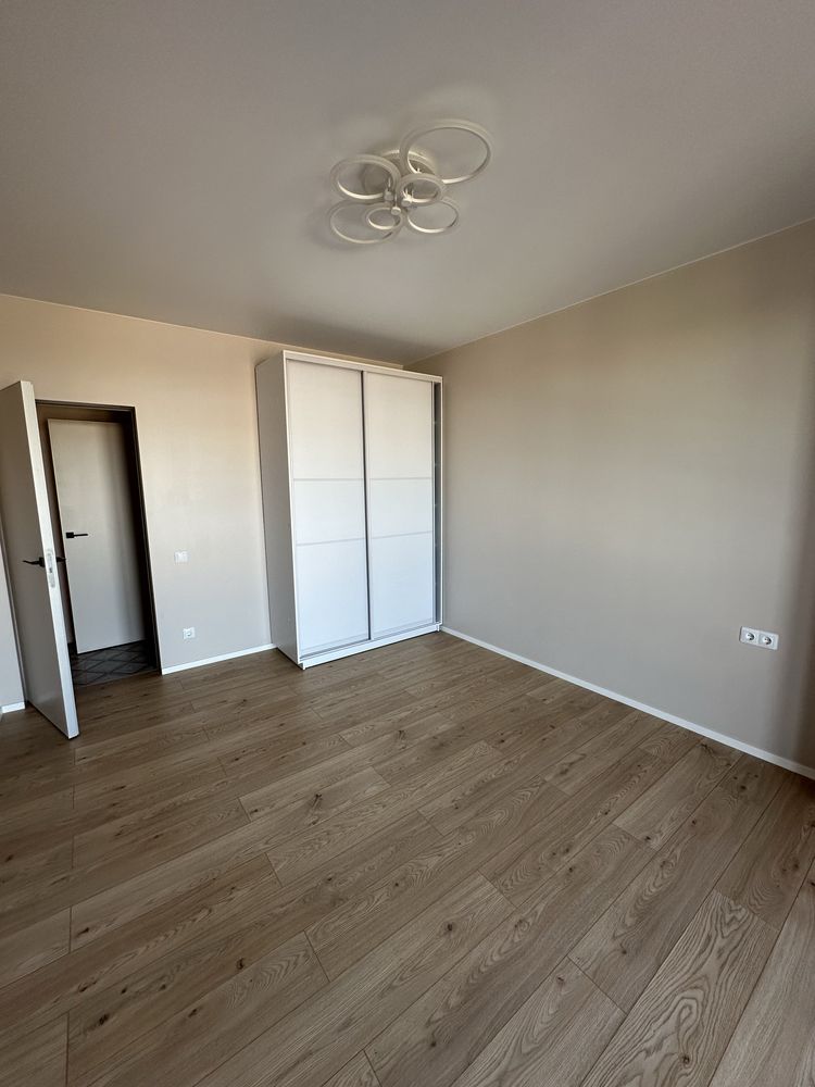Продаж 3 кімнатноі квартири Жк Фоворит