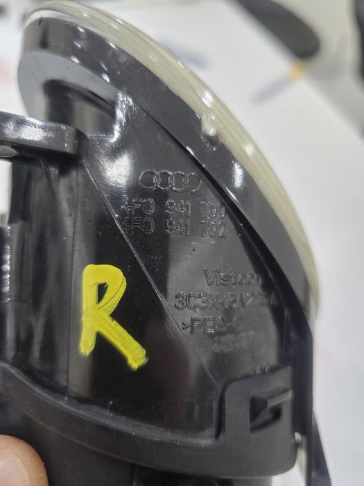 Halogen przeciwmgielnych Audi A6C6 PRAWY