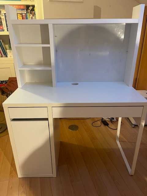 Secretária Micke IKEA