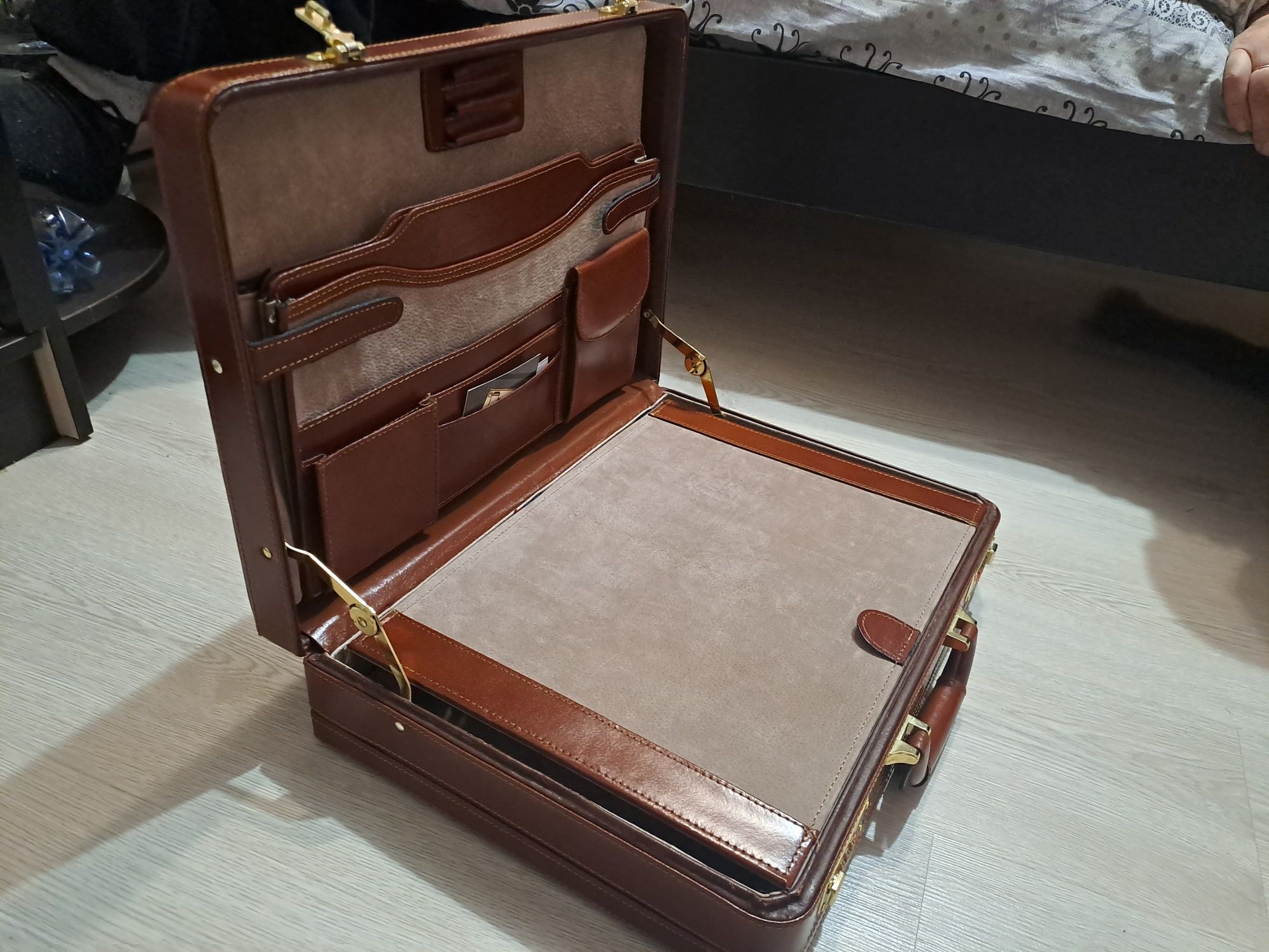 Шкіряний дипломат  Genuine leather