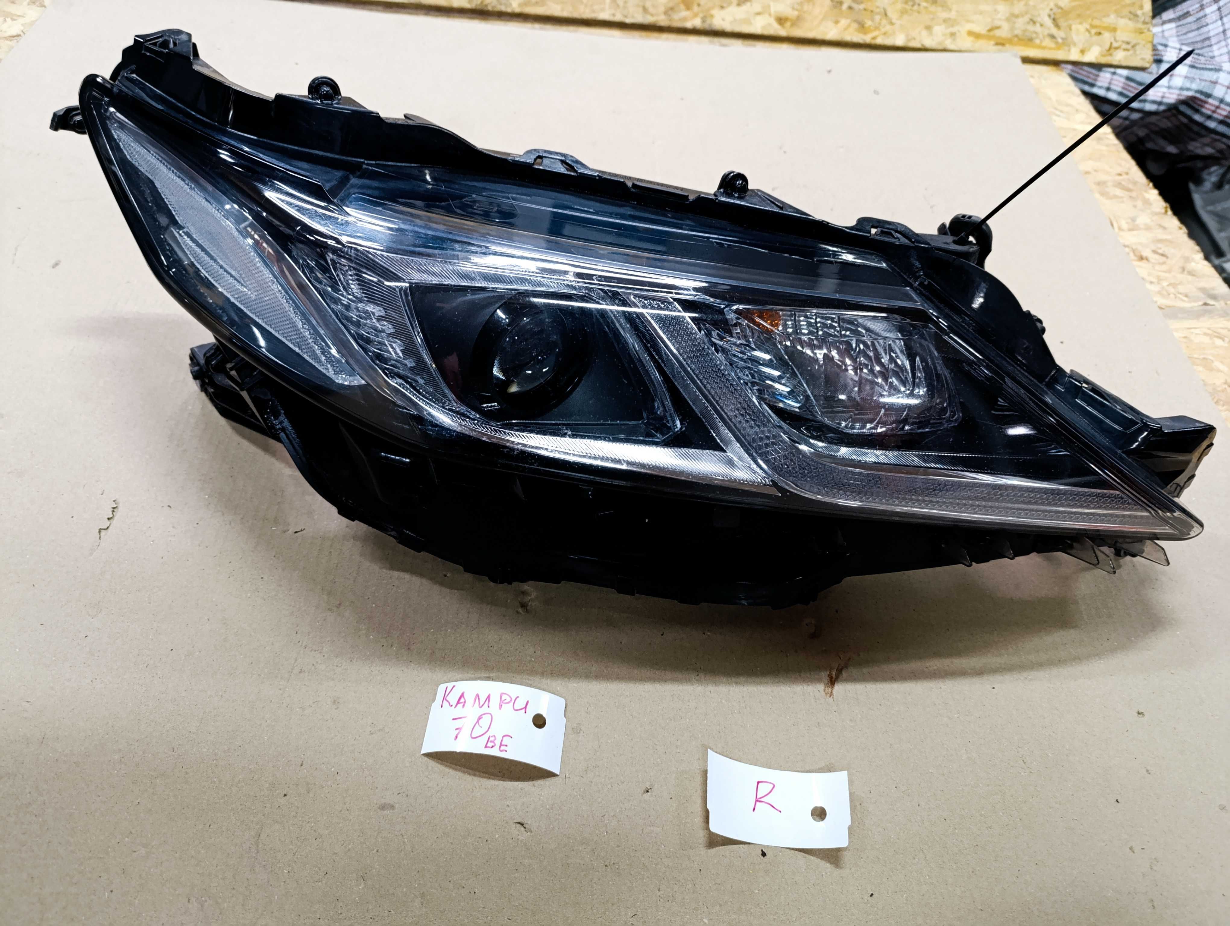 Фара правая на Camry 70  - 8114533G00