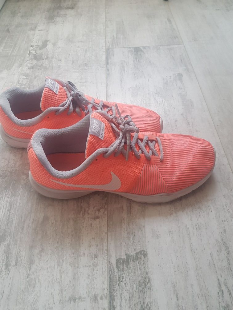 Buty NIKE rozmiar 40,5