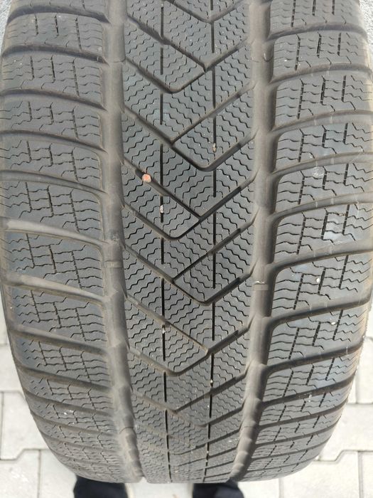 Opony zimowe PIRELLI SOTTOZERO 3 do BMW X4 20 cali