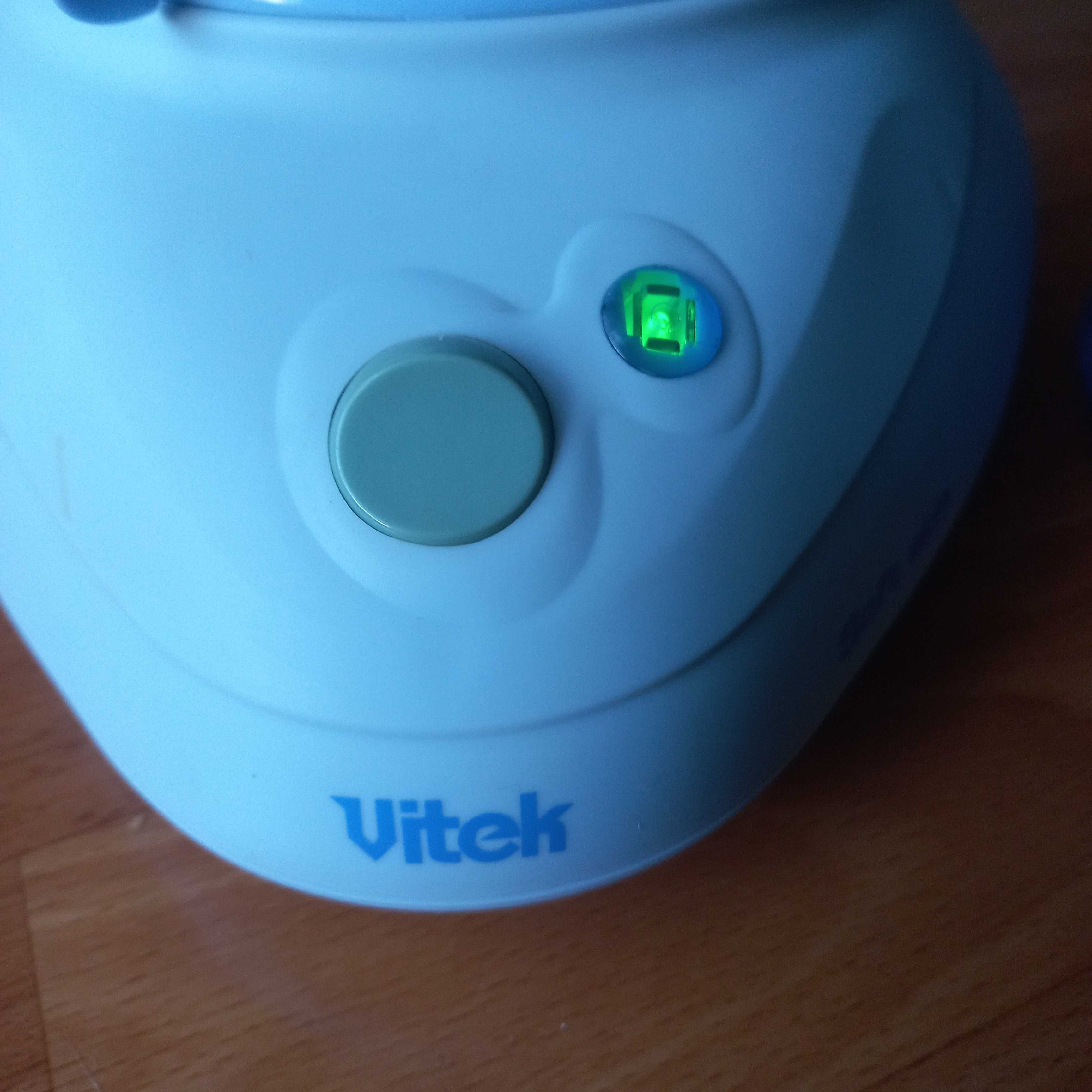 Паровая сауна для лица и ингалятор VITEK.
