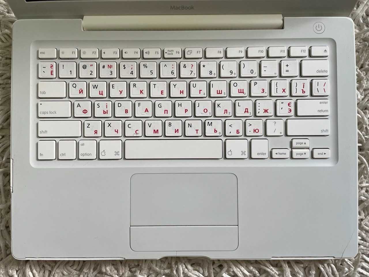 Apple MacBook/SSD-120GB/RAM-4GB/Windows7/Photoshop/Illustrator/Office/