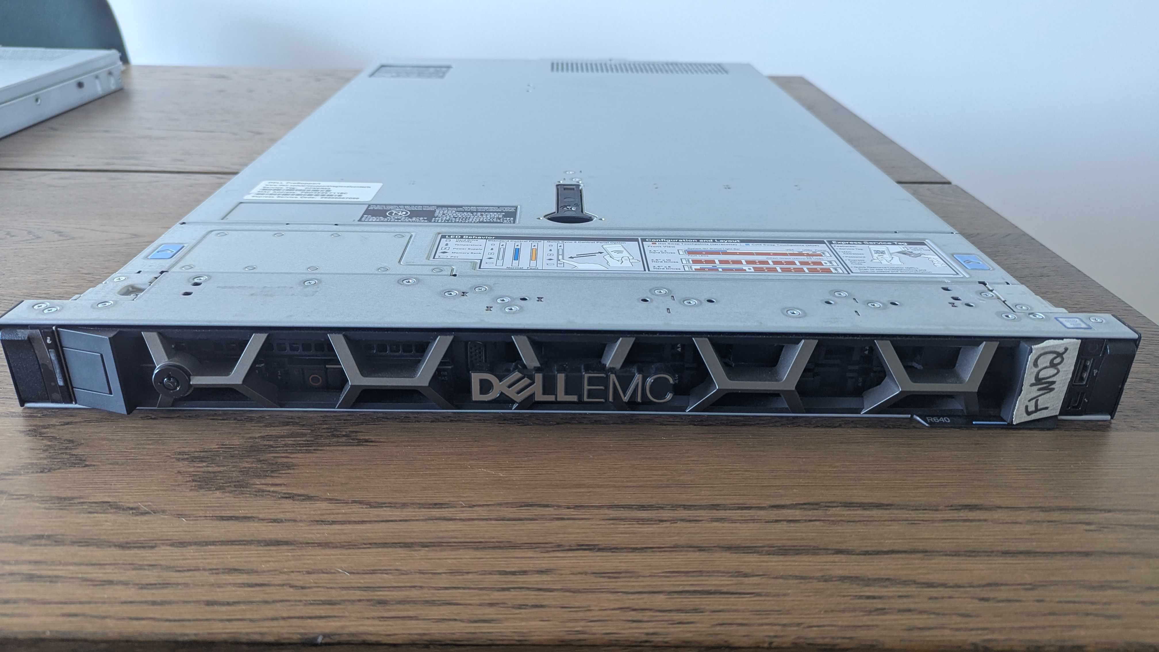 Dell PowerEdge R640 – 2 × Xeon Silver 4208