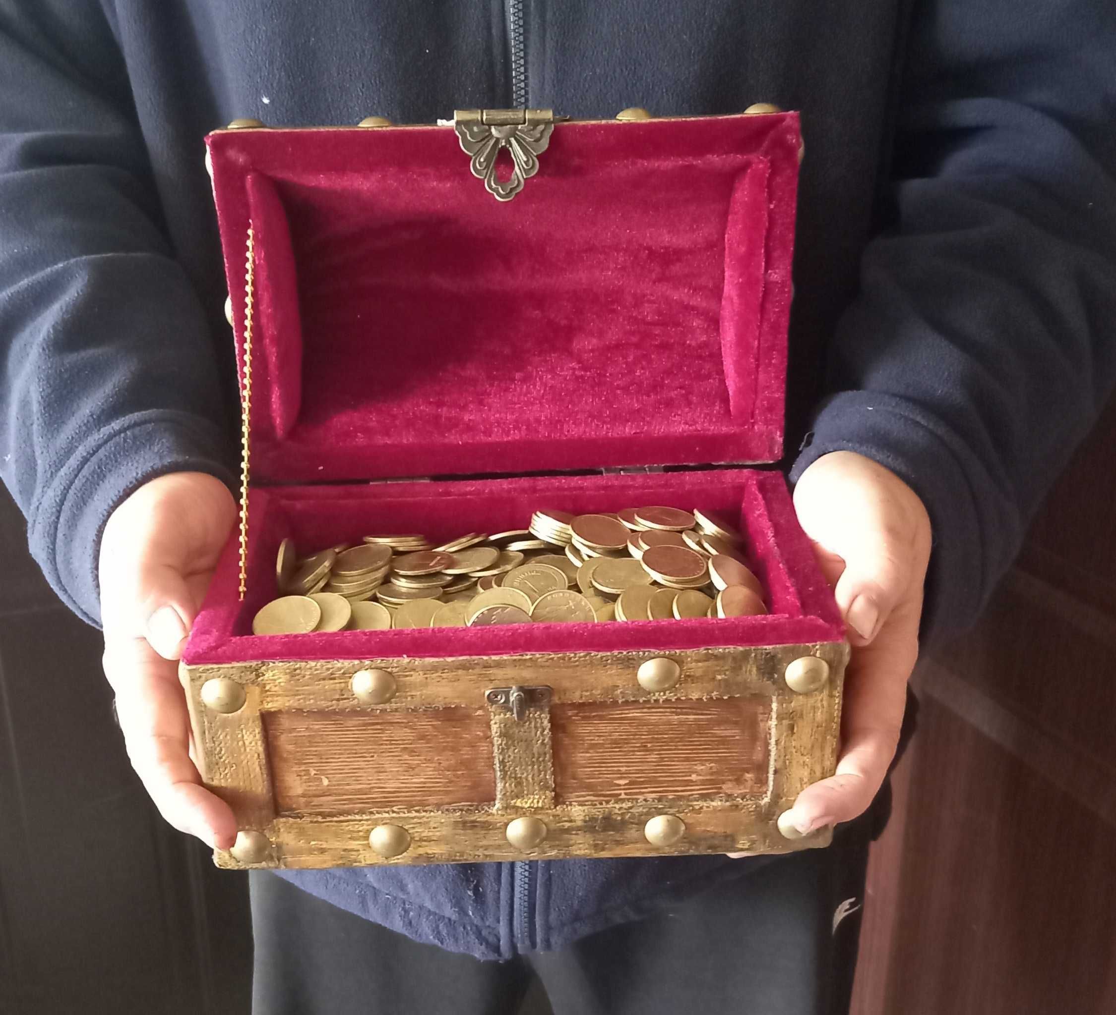 Сундук деревянный с (золотом) сувенир