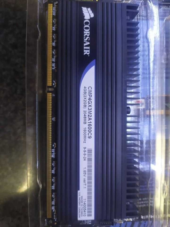 Memórias DDR3 1600MHZ Corsair Dominator 4x2GB Dual Channel