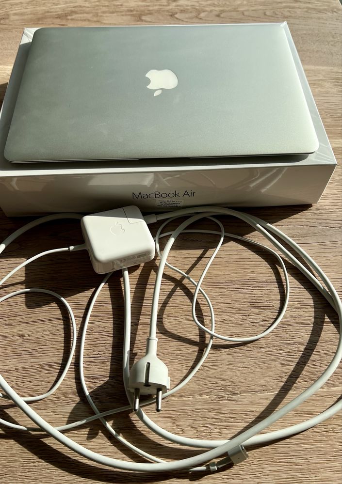 Laptop 13” apple