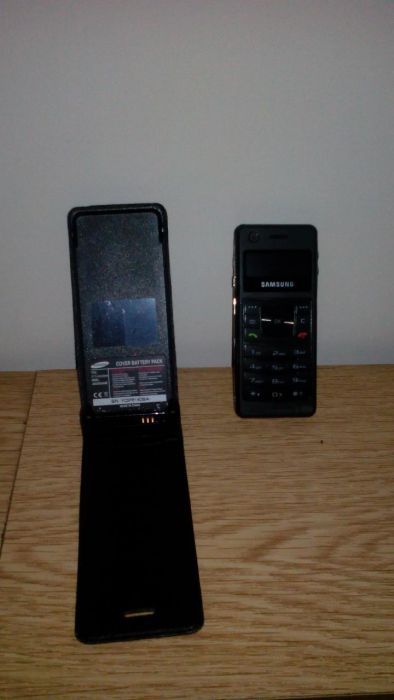 Telemóvel Samsung e mp4