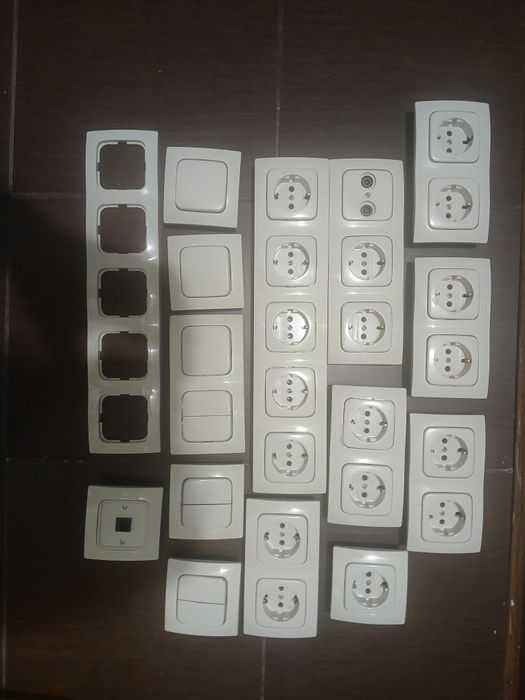 Продам резетки і перемикачі Busch-Jaeger