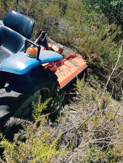 Limpezas de terrenos, vedações e outras prestações de serviço