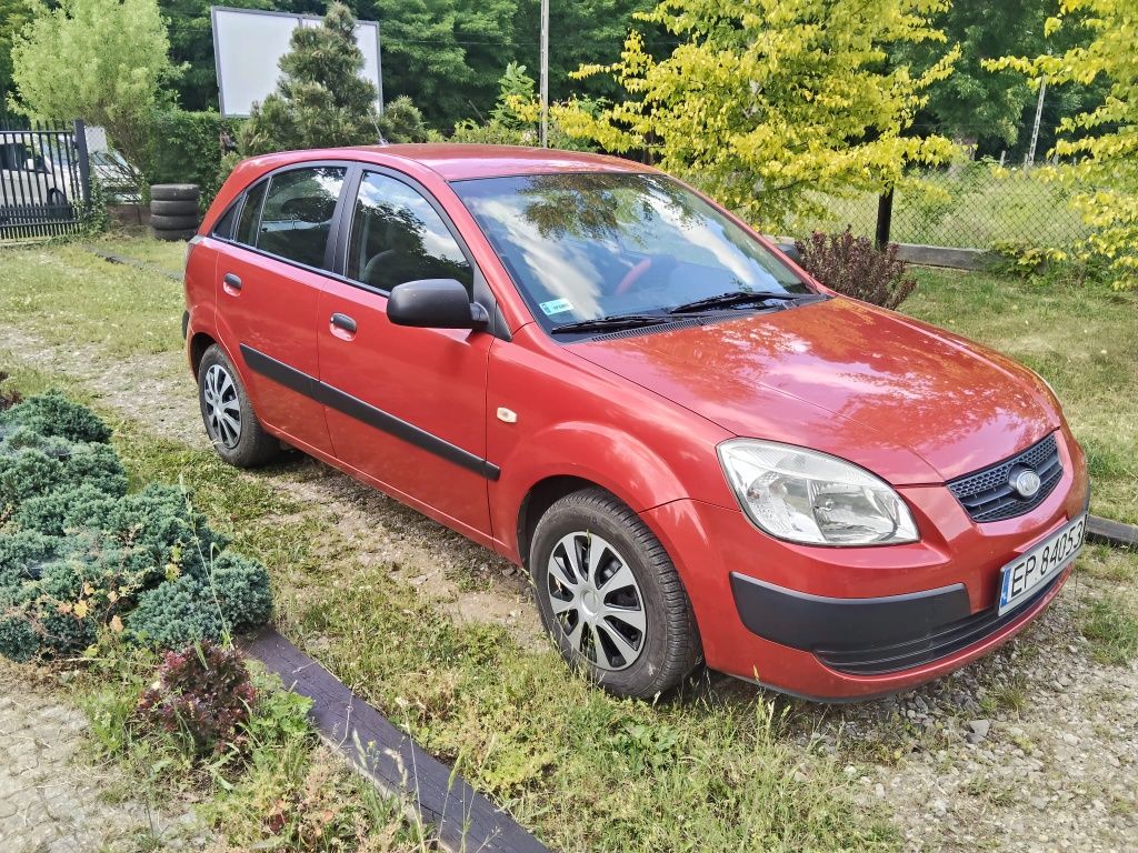 Kia Rio 1.4 MPI Yaris Hyundai i 10 20