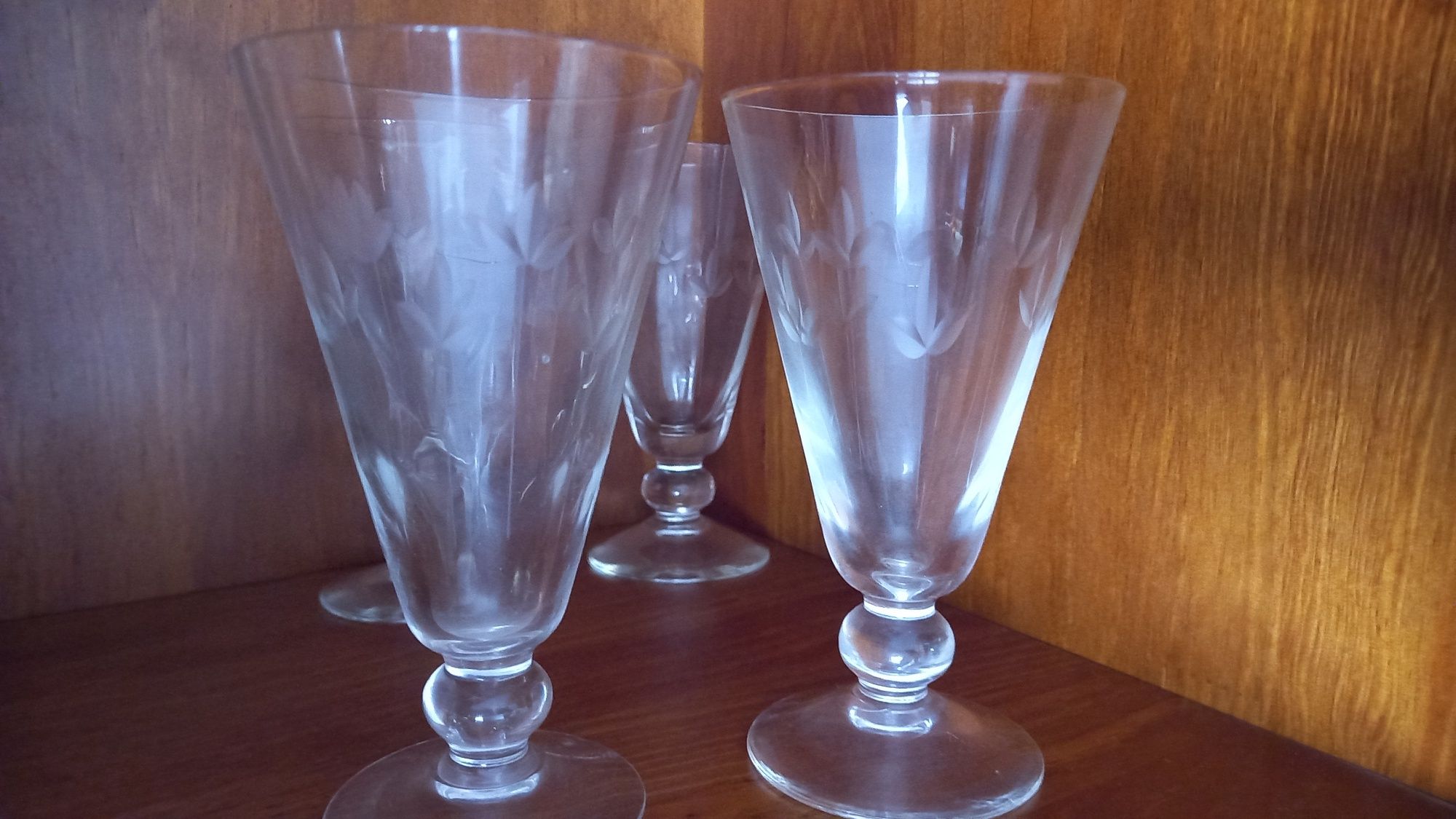 Vendo 4 copos de cristal antigo entrego em mão