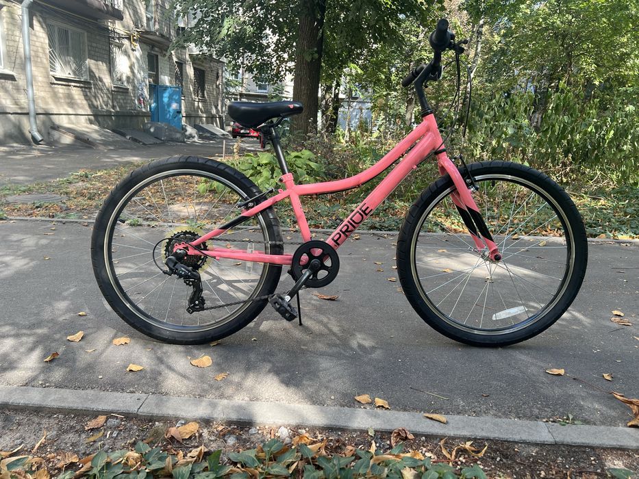 Вілосипед для дівчинки
