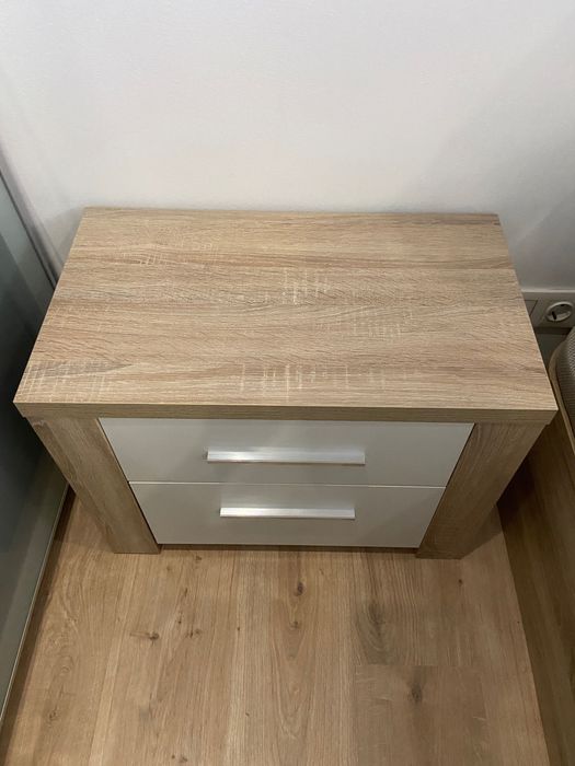 Mesas de cabeceira branco e carvalho natura, como novas