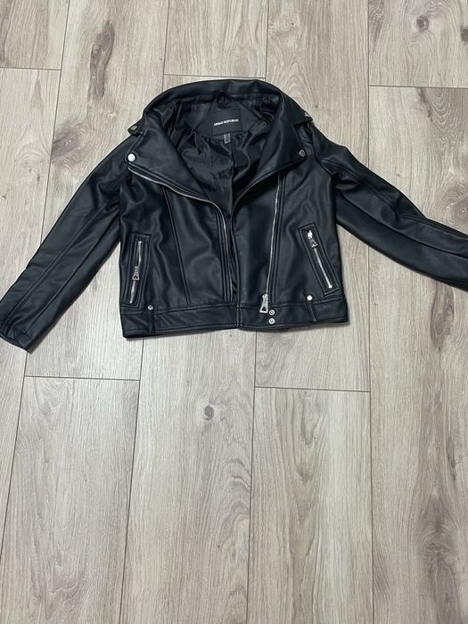 Шкіряна куртка  на дівчинку