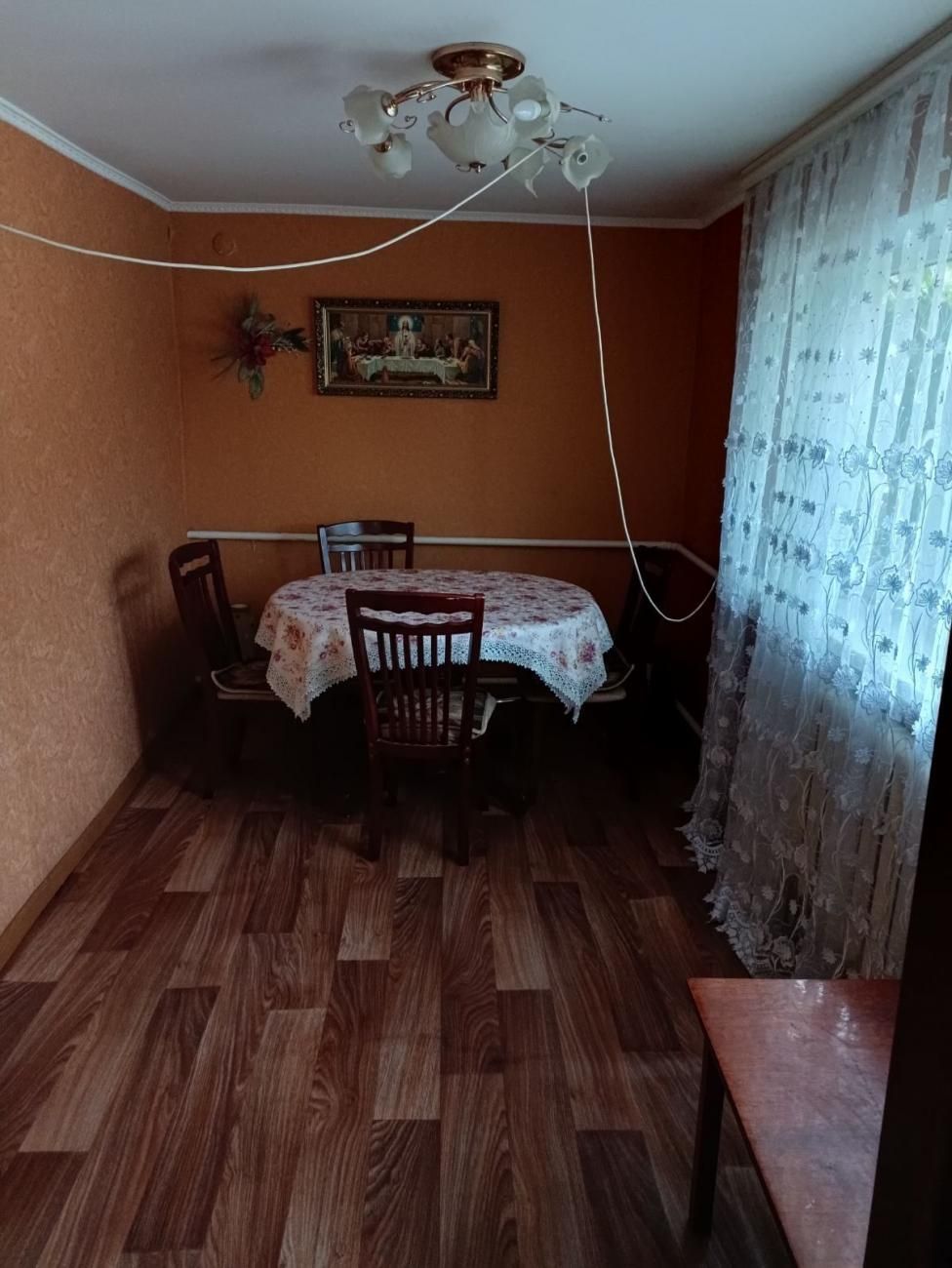 "Продаж будинку в Хмельницькому з усіма зручностями"