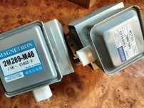 Magnetron z mikrofali